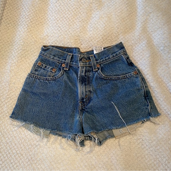 Levi's Pants - Levi's 550 Distressed High-Waisted Denim Jean Shorts Size 24